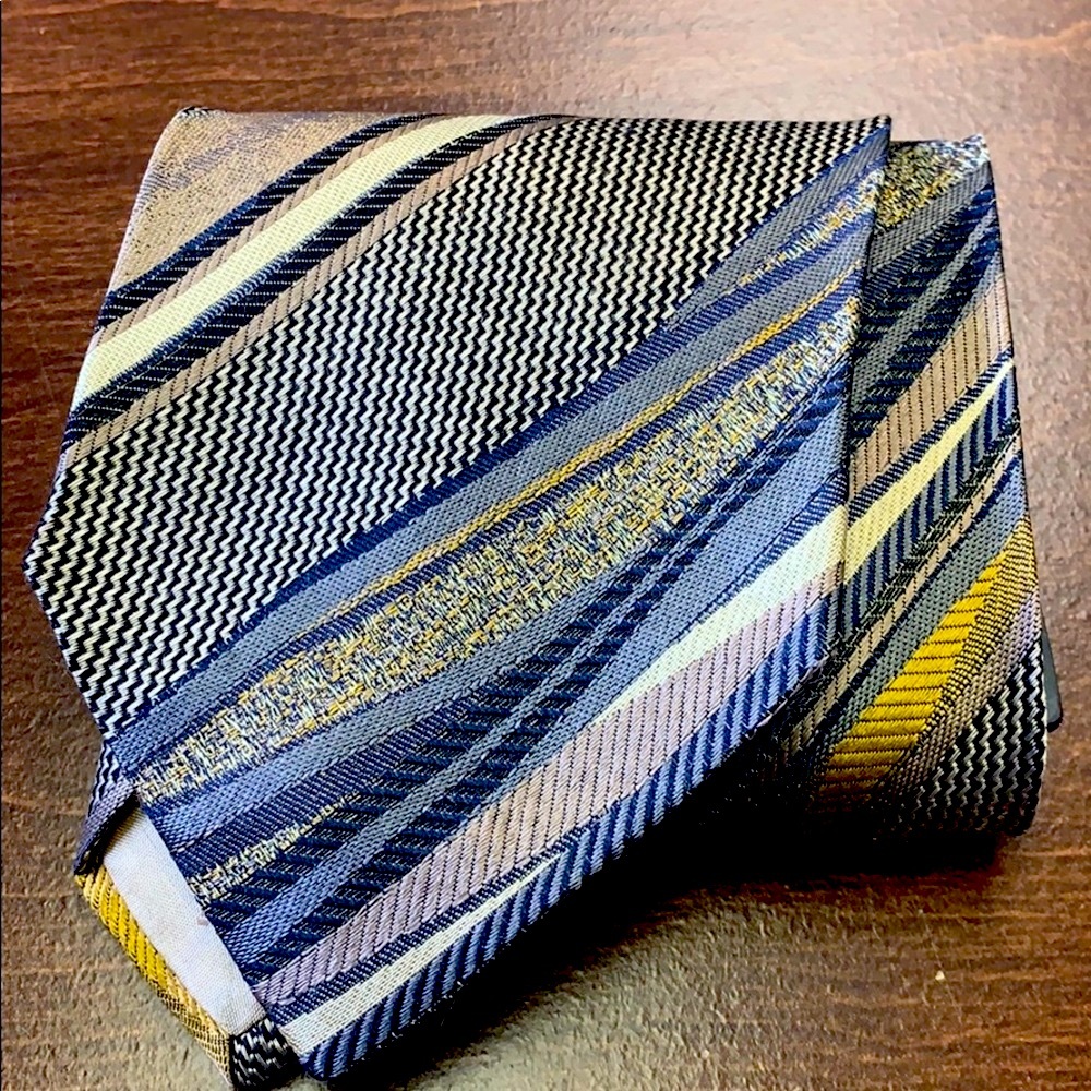 Hubert Milano tie
